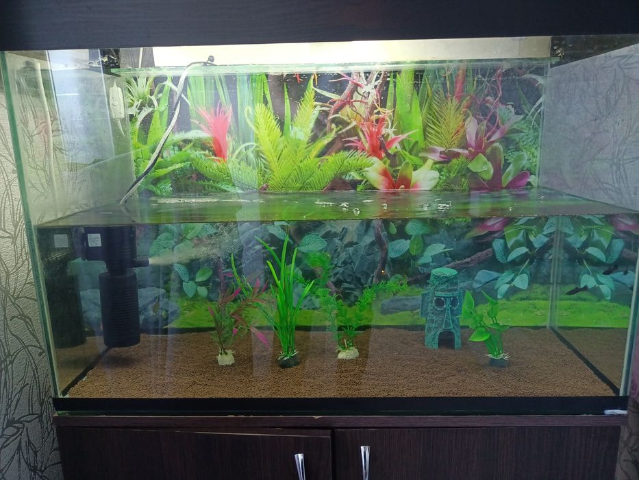 Аквариум с тумбочкой