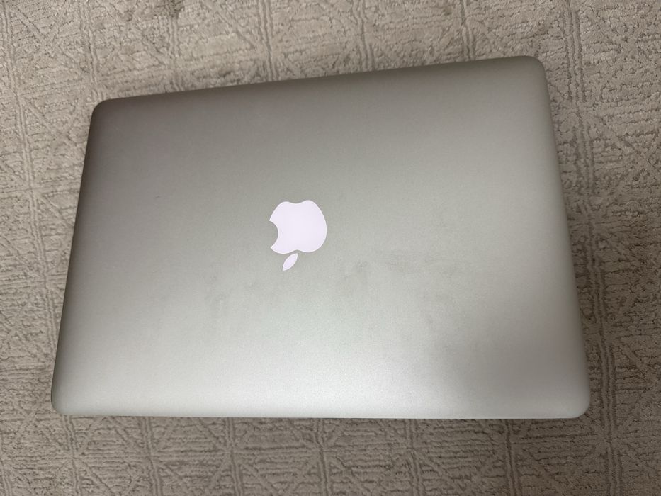 Macbook air идеально состояние, без ремонта
