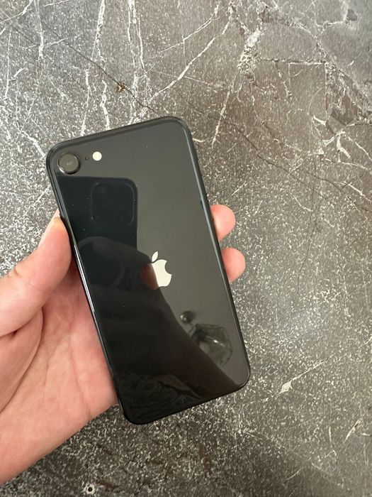 Айфон СЕ 2022, 64 гб