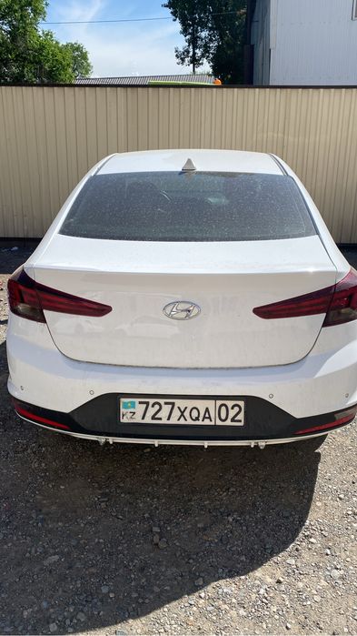 Машины в режиме такси.