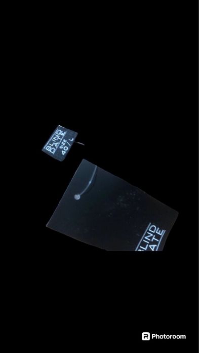 Cămasa nouă cu etichetă