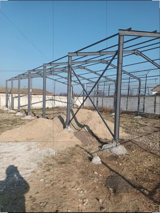 Vând hală metalica