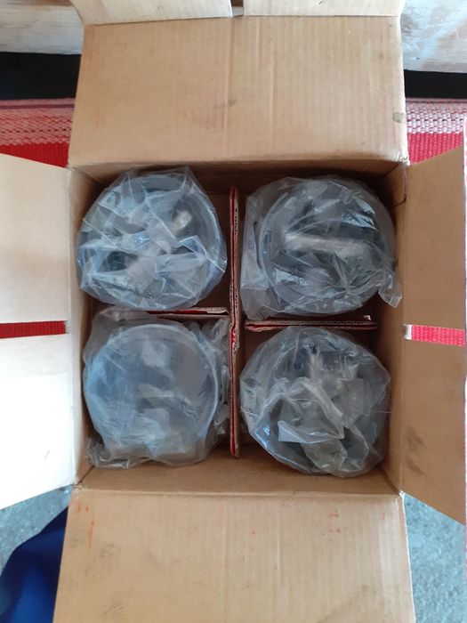 Продам поршни на гольф 3