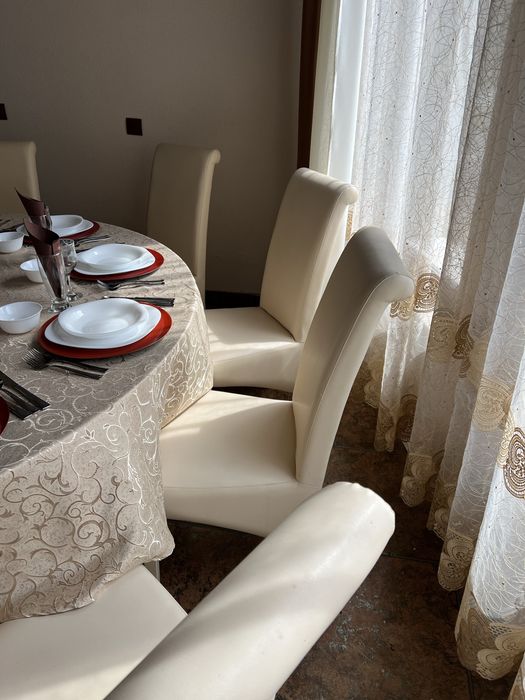 Mobilier , veselă, tacâmuri pentru sală de evenimente