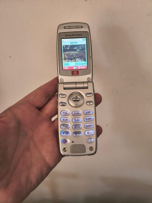 Sony Ericsson z600 ( liber de rețea)