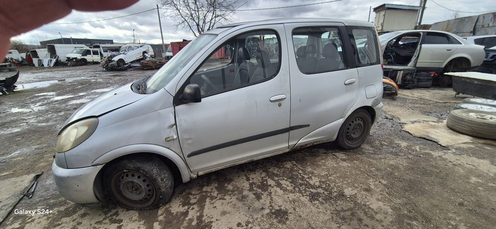 Dezmembram Toyota Yaris Verso 1.3 benzina