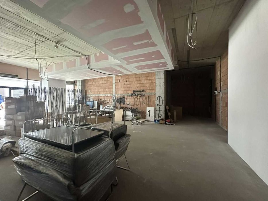 Дава се под наем Магазин в Пловдив, Христо Смирненски - 134 кв.м за 2010 € - Снимка #3