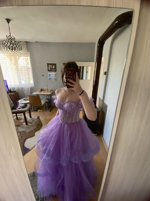 Лилава абитуриентска рокля с корсет – универсален размер