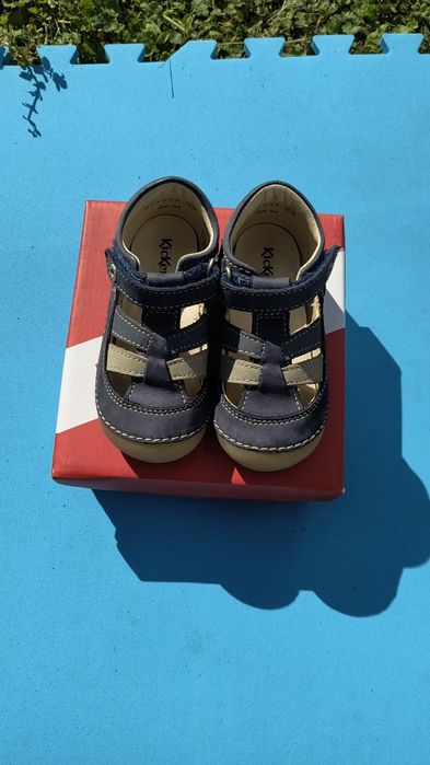 Sandale Kickers, marimea 25