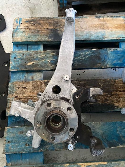 Fuzeta dreapta fata Volvo S60 V60 2019+ 31476316