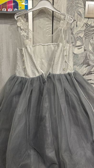 Нарядное платье на девочку