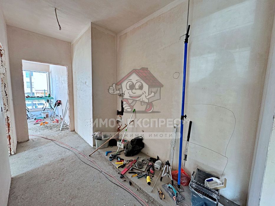 Тристаен апартамент, с двор, ново строителство, кв.Изток