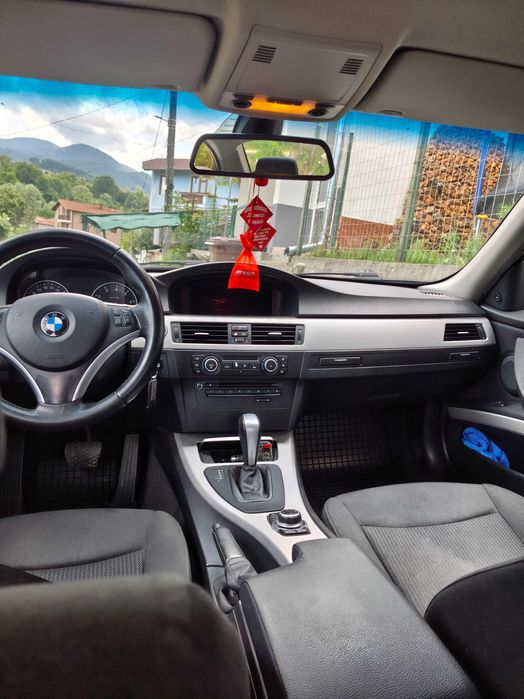 BMW E90 320i automatic