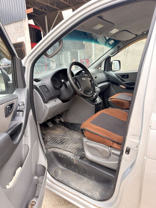 Продоётся HYUNDAI GRAND STAREX 2009 Dizel грузопассажирский