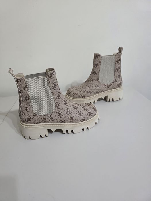 Guess ghete  mărimea 37