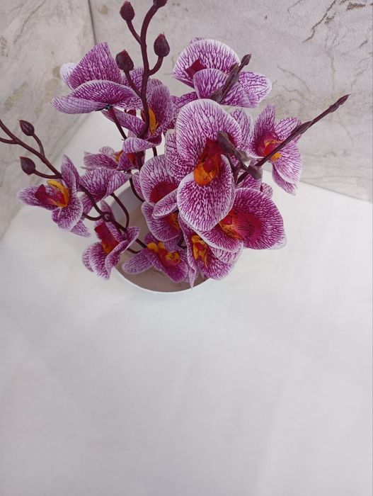 Dekerativniy gullarimiz sotiladi zakazgayam yasab beramiz