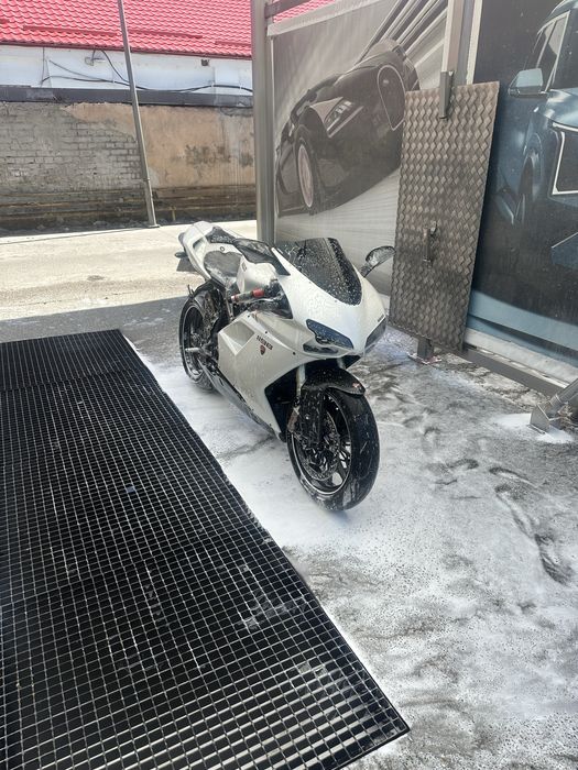 Ducati 1198 2011