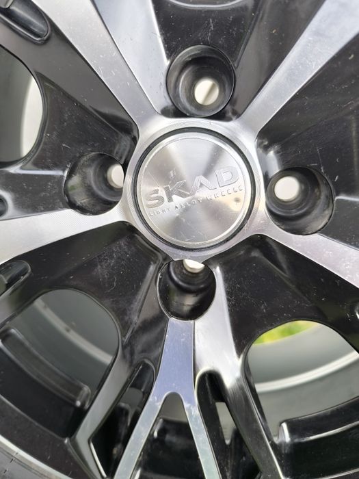 Продам комплект дисков с резиной