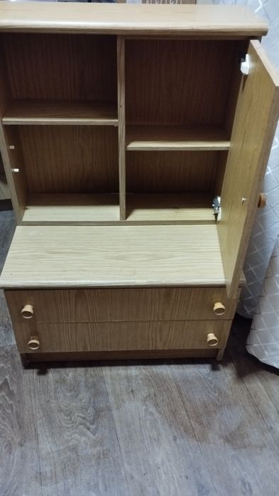 Прикроватные тумбочки