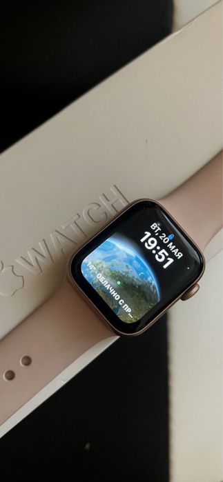 Часы Apple Watch 5:40mm куплено в сша .Коробка,документы всё есть .
