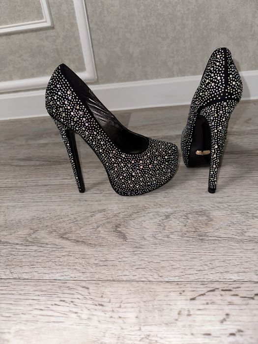 Туфли со стразами