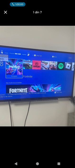 Vând PS4 impecabil