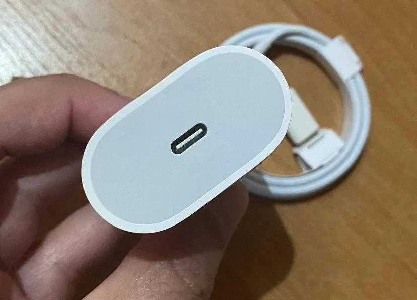 Incarcator Fast Charge iPhone 11, 12, 13, 14 Pro, 15 Pro Max, 16, 17