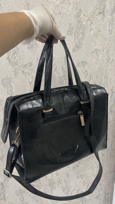 Продам сумку в деловом стиле , цена 3000