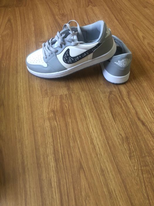 Кроссовки Nike..