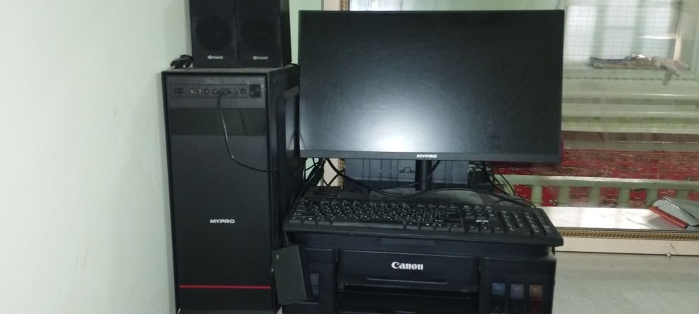 Kampyutir sotiladi komplekt