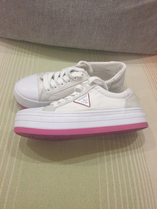 Дамски кецове Guess N 36///