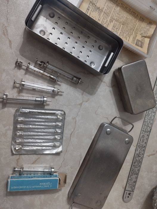 Стерилизаторы и шприцы стеклянные, недорого