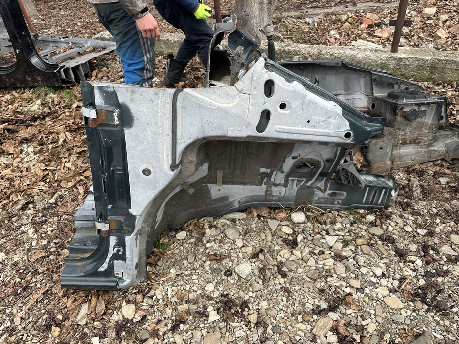 Lonjeron / Prag / Stalp dreapta Mercedes Vito W447, 2015-2023