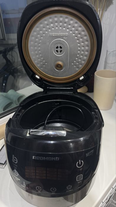 Мультиварка Redmond