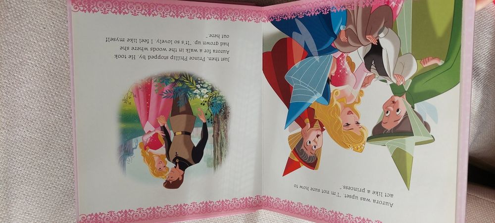 DISNEY с принцеси и диск - книжка за деца на английски език