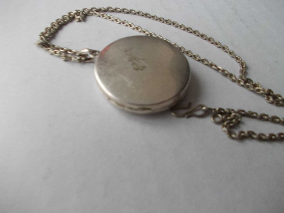 Lant cu medalion pentru fotografie vechi din argint