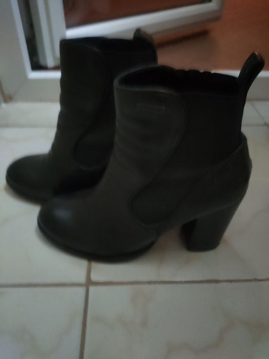 Ghete de piele mărimea 37