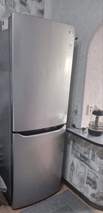 Продам холодильник LG