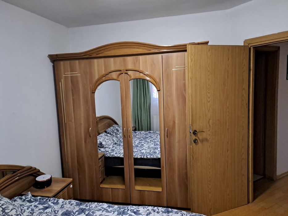 Închiriez ap.2 camere mall