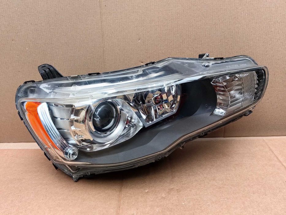 Десен фар за Mitsubishi Outlander 2 Xenon Facelift