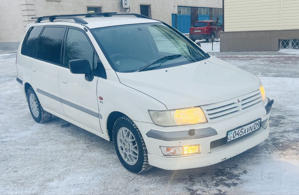 Продаю минивен на уверенном ходу