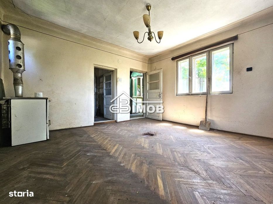 Casa cu 995 mp la Sosea - Viisoara