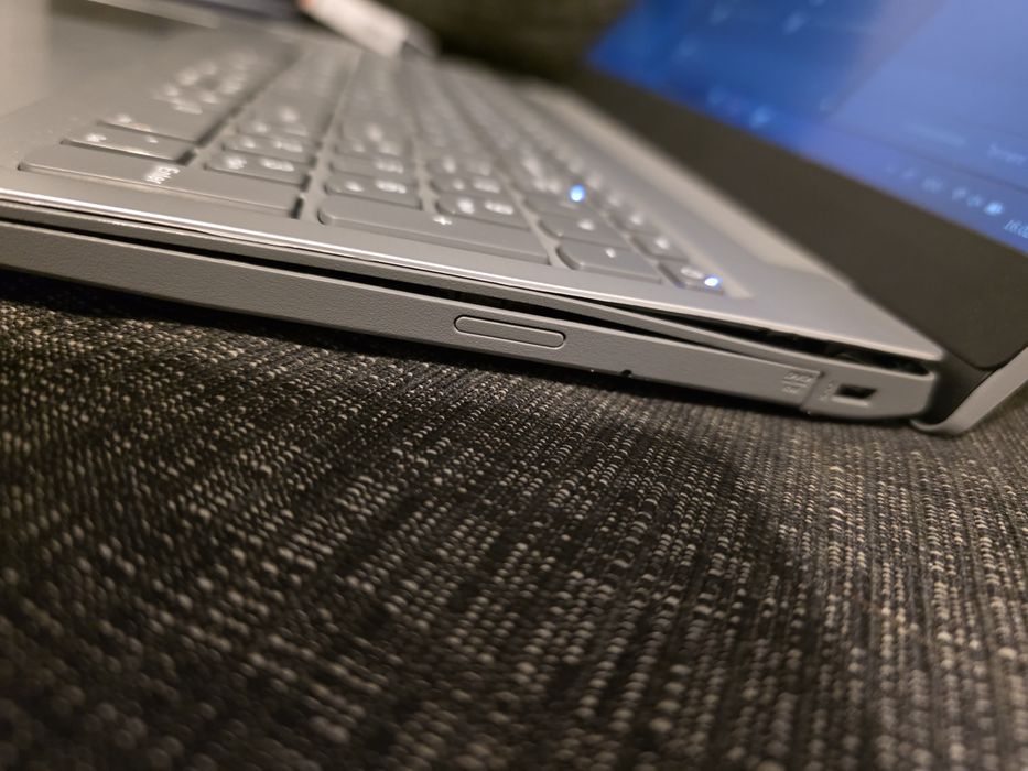 Laptop Lenovo IdeaPad L340 – 8GB RAM, 500GB SSD,- Defect carcasa