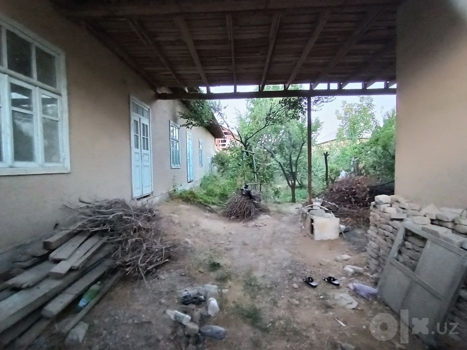 Uchastka sotiladi. 5 sotix. 7 xonali uy