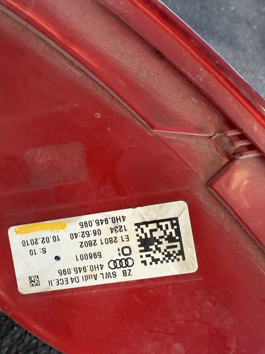 Стоп за Audi A8 d4 4h Ауди А8 ляв 4h0945096 спукан с дефект н99