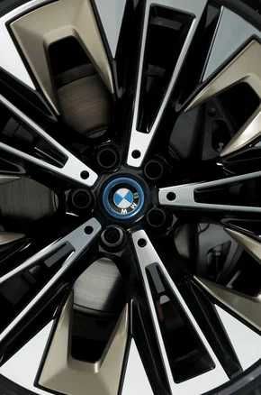 Bmw i5 50long v nalichii full so vsemi dopami