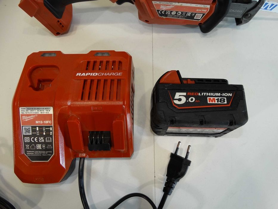 Milwaukee M18 FHZ - Компактен саблен трион