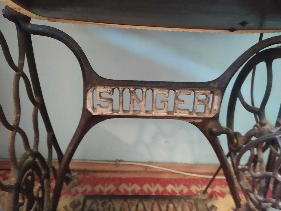 Masina de cusut Singer
