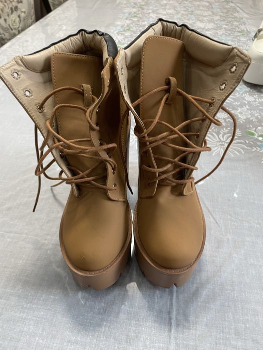 Женская Зимная и осенная обувь