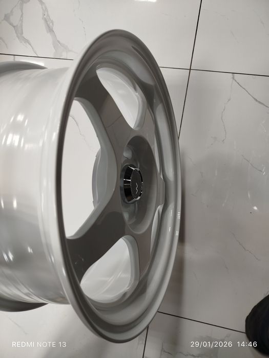 Diska sotiladi 4ta aybi yoʻq yengi